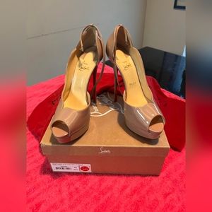 Christian Louboutin Round Chick Alta Nude Patent